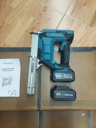 Pistola Clavadora Brad Nailer 21V