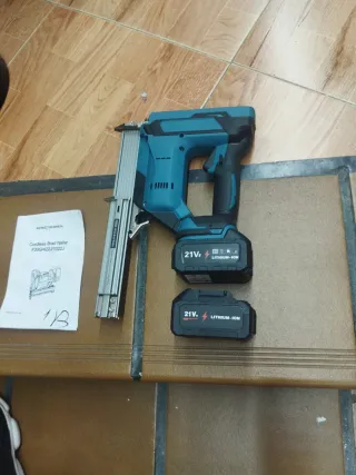 Pistola Clavadora Brad Nailer 21V