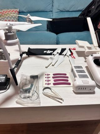 DJI Phantom Standard + 2 baterías + GPS nuevo + so