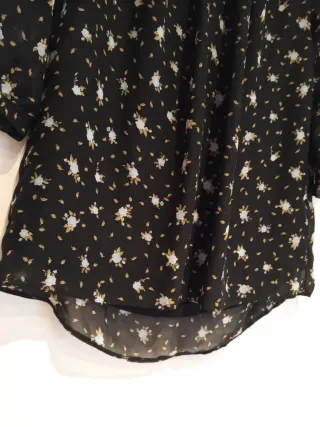 Blusa estampada floral manga 3/4 Talla S