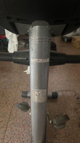Bicicleta Estática Gris y Negra