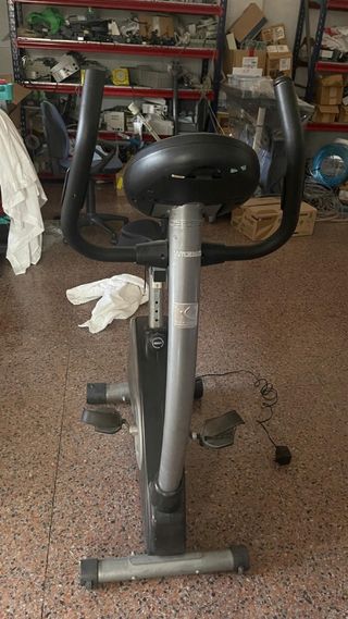 Bicicleta Estática Gris y Negra