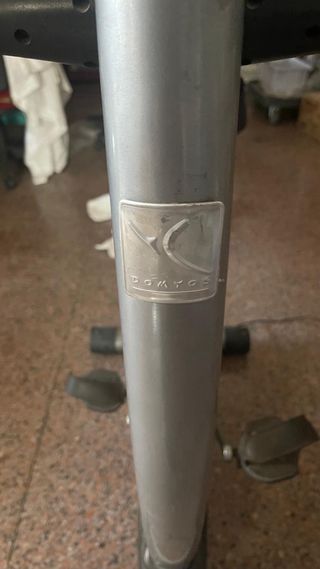 Bicicleta Estática Gris y Negra