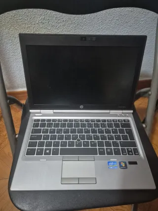 Ordenador HP Portátil Plata/Negro Con maletín