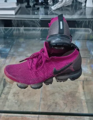 Zapatillas Nike y Gorra Calvin Klein