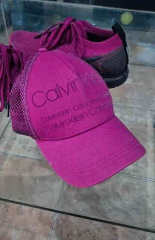 Zapatillas Nike y Gorra Calvin Klein