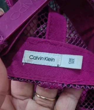 Zapatillas Nike y Gorra Calvin Klein