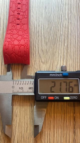 Cinturino 24mm in gomma Armada Nueva rossi