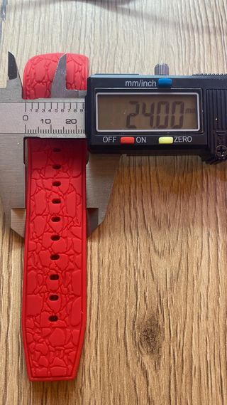 Cinturino 24mm in gomma Armada Nueva rossi