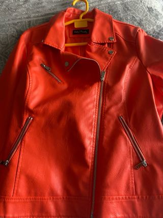 Cazadora de mujer con cremalleras  roja talla xl