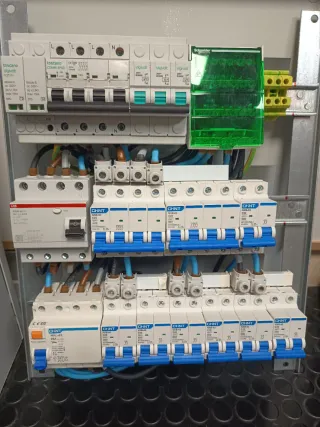 Electricista Granada economico