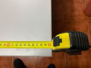 Mesa esquinera blanca patas regulables