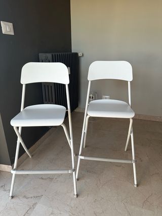 Coppia sgabelli pieghevoli bianchi
