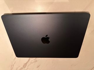 MacBook Air M2 2022 13 Medianoche