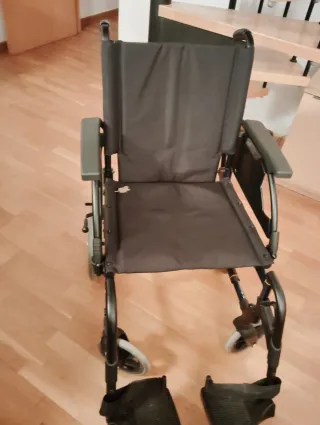 Silla de ruedas plegable