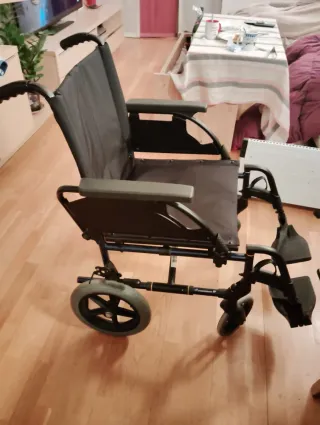 Silla de ruedas plegable
