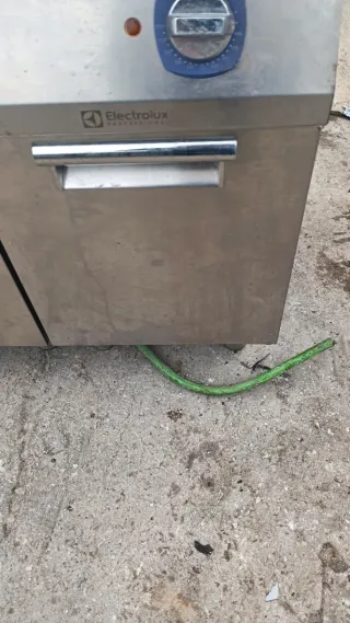 Freidora Electrolux con plancha