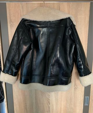 Abrigo Piel Sintética Negro y Beige