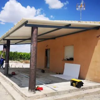 Porches de estructuras metálicas...