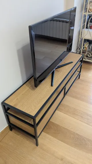 Mesa TV Jysk Madera y Metal