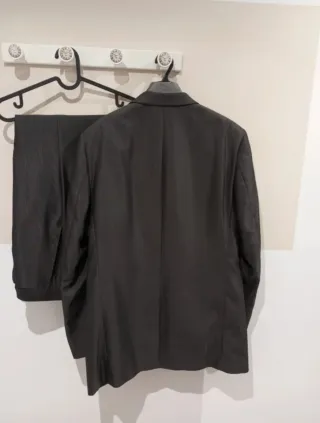 Traje de novio negro