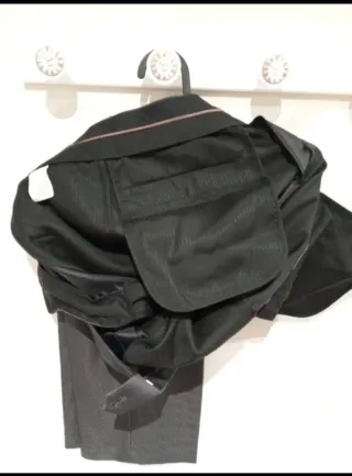 Traje de novio negro