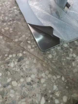 Se venden 2 Sillónes de peluquería negro nuevos