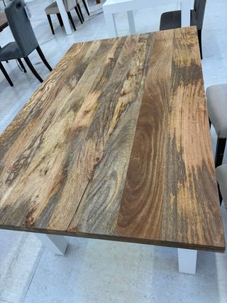 Mesa de comedor de madera de mango