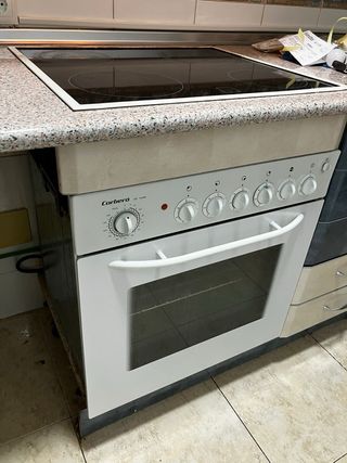 Placa vitrocerámica y horno Corberó