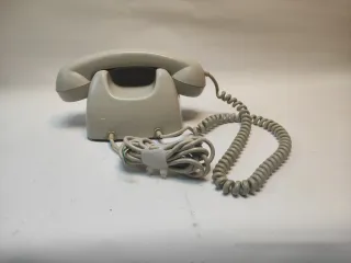 Teléfono antiguo gris