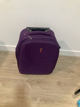 Maleta pequeña equipaje de mano morada