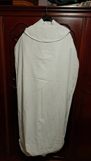 Túnica y antifaz nazareno de San Gonzalo