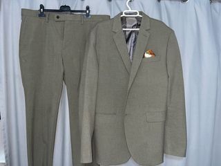 Traje de hombre verde oliva