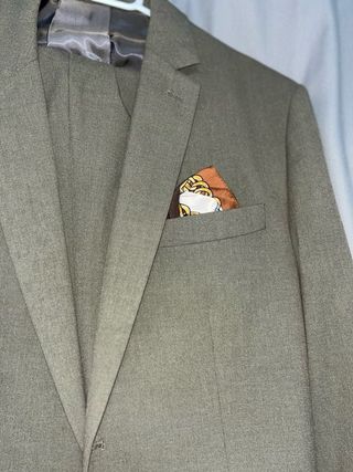 Traje de hombre verde oliva