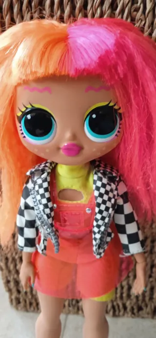 Muñeca LOL Surprise con Ropa y Accesorios