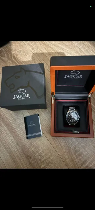 Reloj Jaguar Negro y Plateado