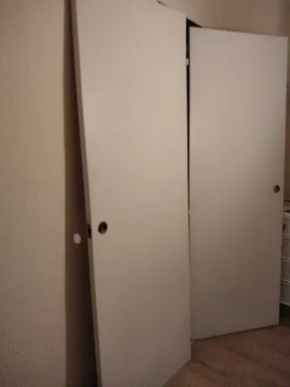 Dos puertas de interior blancas