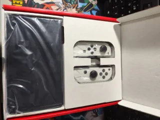 Pack Nintendo Switch OLED + 2 Pokemon y Funda