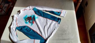 Camiseta Decathlon protección solar talla 10