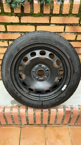 Rueda de repuesto coche