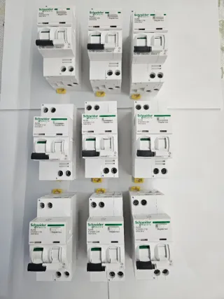 Automático diferencial 16A 30mA superinmunizado.