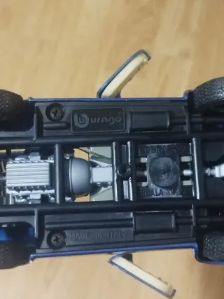 Lote de 7 Motos de Colección Maisto y 1 coche Bura