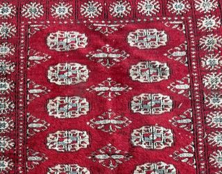 Alfombra pakistaní pequeña de lana