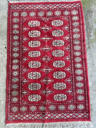 Alfombra pakistaní pequeña de lana