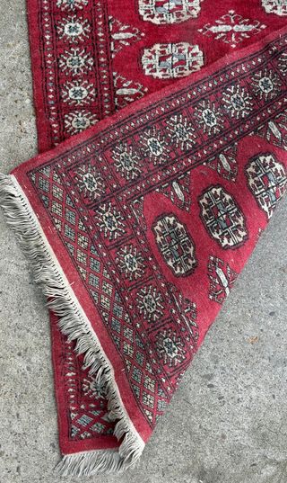 Alfombra pakistaní pequeña de lana