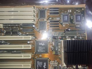 Placa Base Socket 7 Intel AMIKEY + CPU Intel