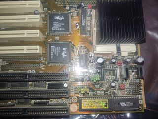 Placa Base Socket 7 Intel AMIKEY + CPU Intel