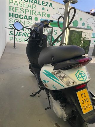 Piaggio Zip SP Scooter