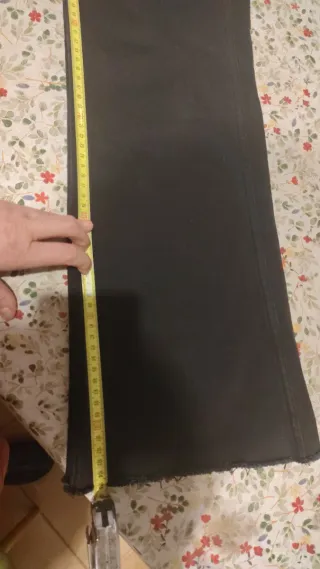 Pantalón vaquero negro Mango. Talla 40