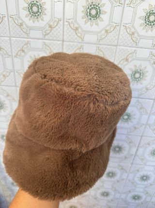 Gorra de pelo marrón